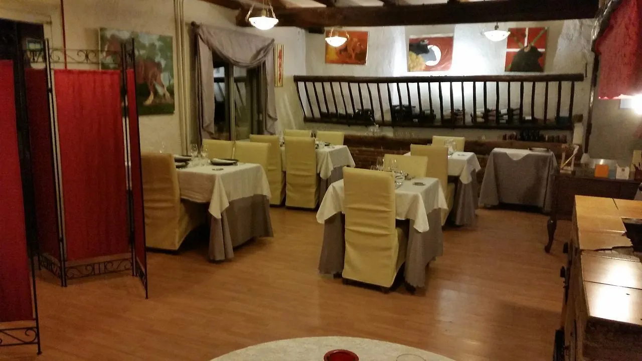 Auberge Du Flambadou Villematier Hotel